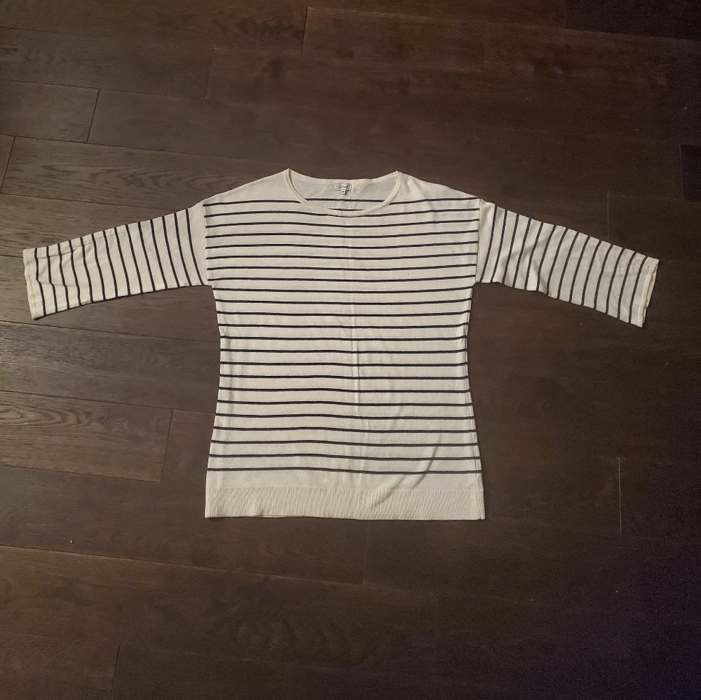 Sweater - Picture 1 of 1
